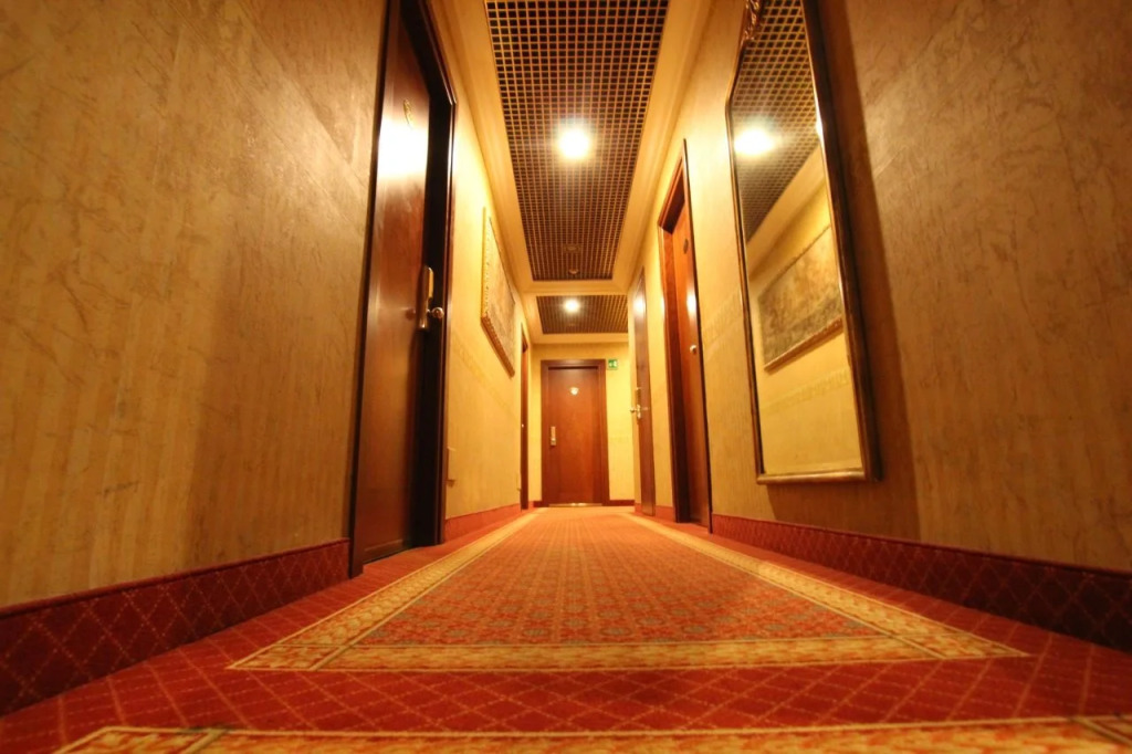 Mokinba Hotels King