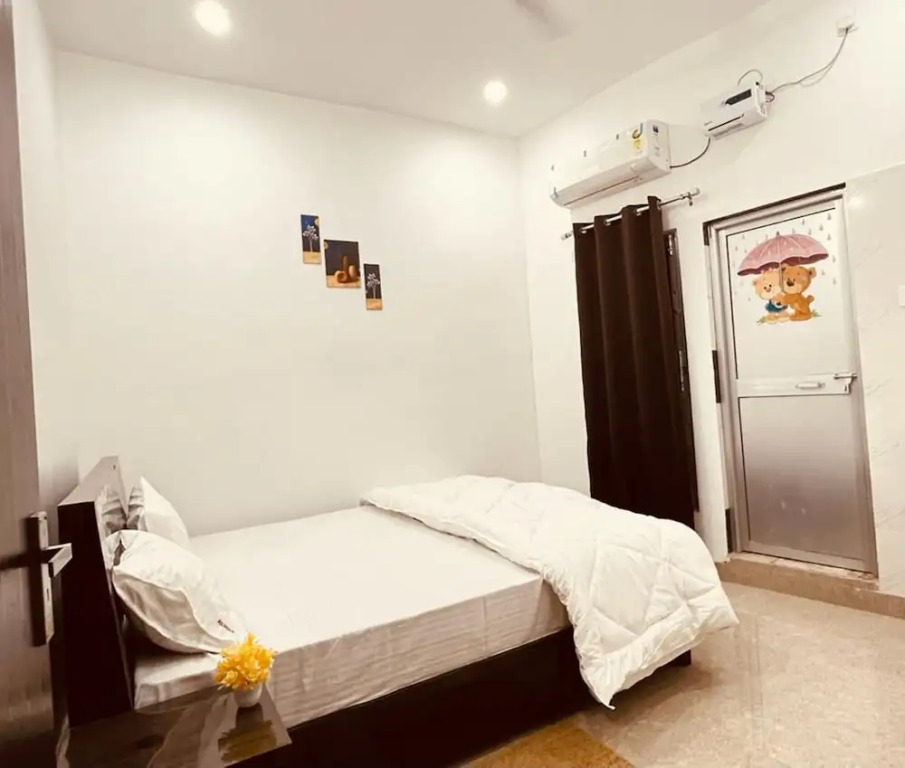 Goroomgo Ashoka Aashram Homestay Ayodhya