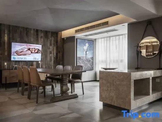 Xidu Hotel (Chongqing Yangjiaping Subway Station Zoo)