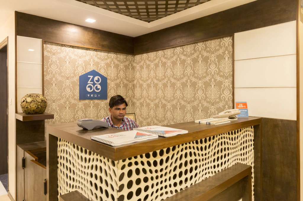 Hotel Sunday Inn All Pure Veg