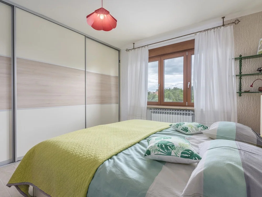 Holiday House With Private Pool and Garden in Nova Vas, Near Porec