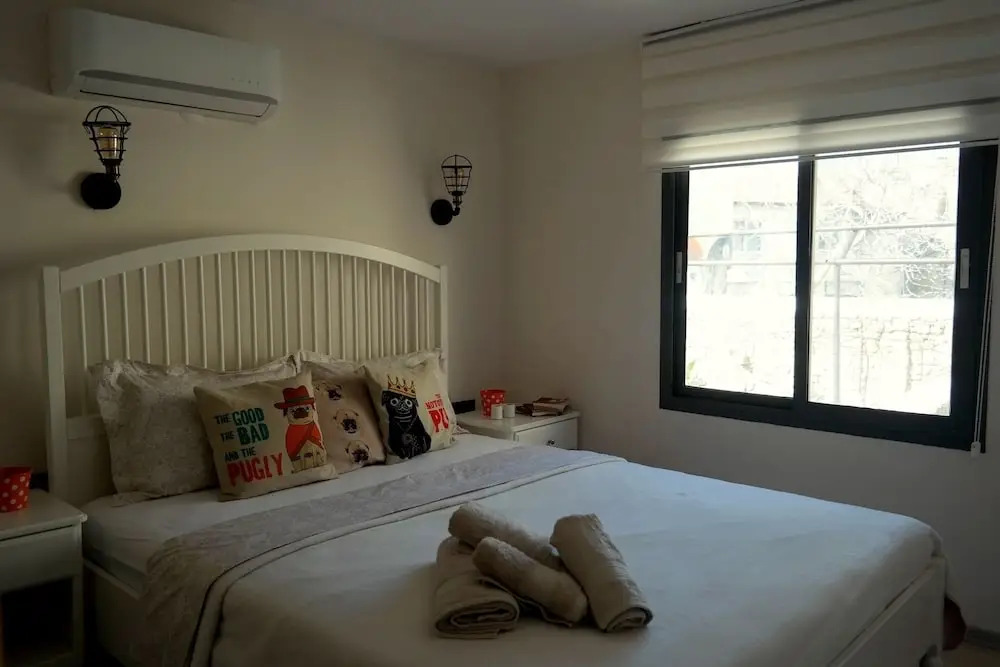 Pug Rooms