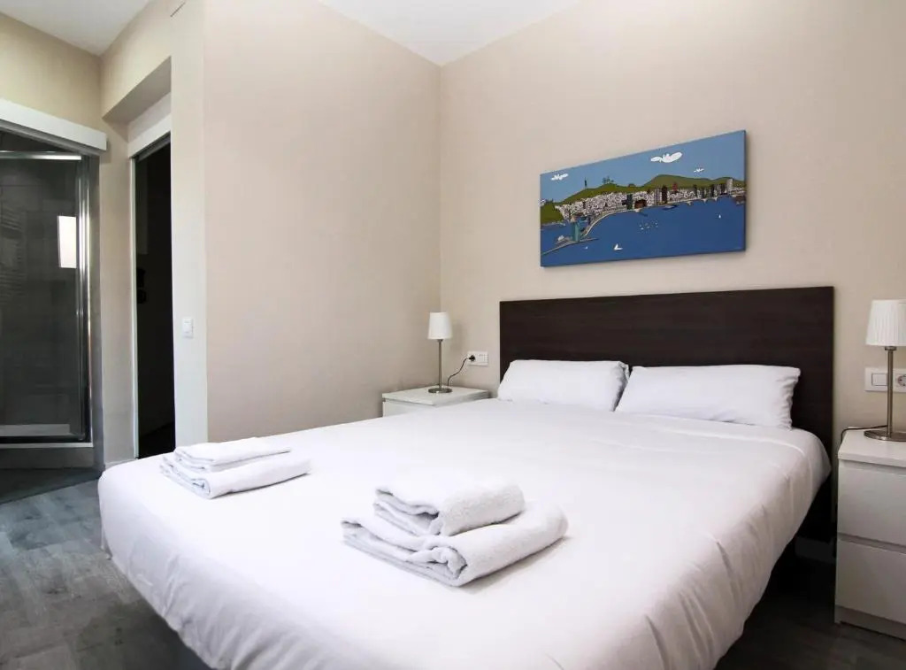 FELIP - Spacious and quiet apartments & one with Terrace
