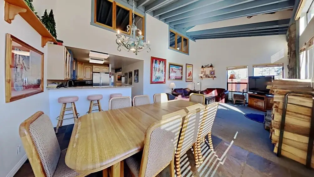 Beautifully Remodeled Condo Close Hot Tubs, Sauna, Skiing, Car Charging! by RedAwning