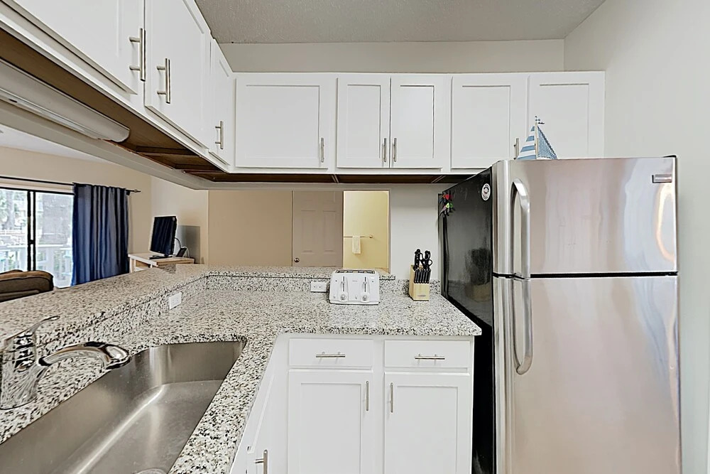 New Listing! All-Suite W/ 3 Pools - Walk To Beach! Townhouse