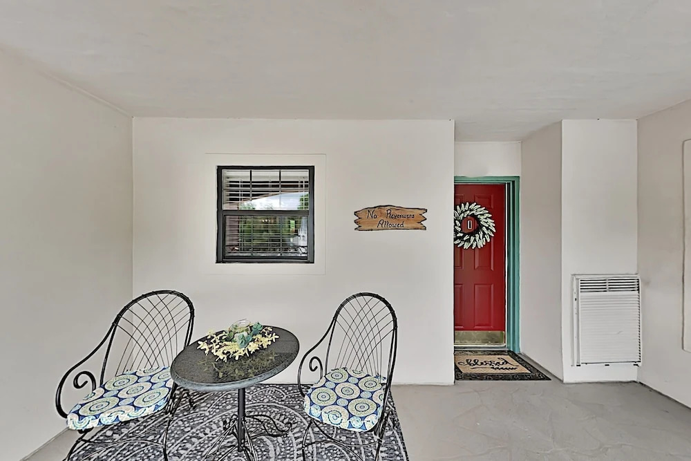 210roarh 2 Bedroom Condo