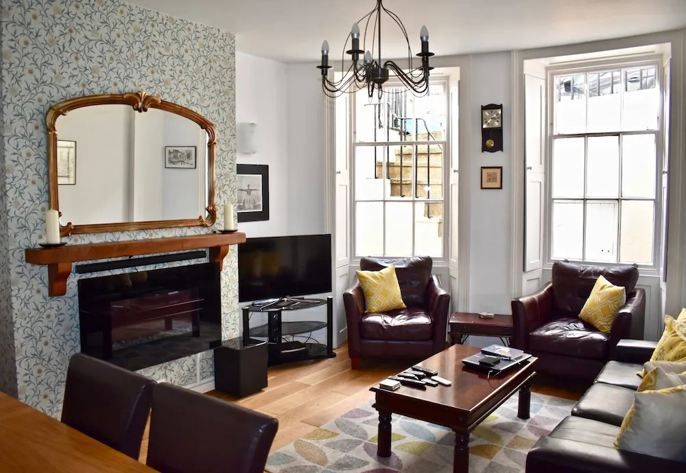 Spacious 1 Bedroom Flat Near The Beach