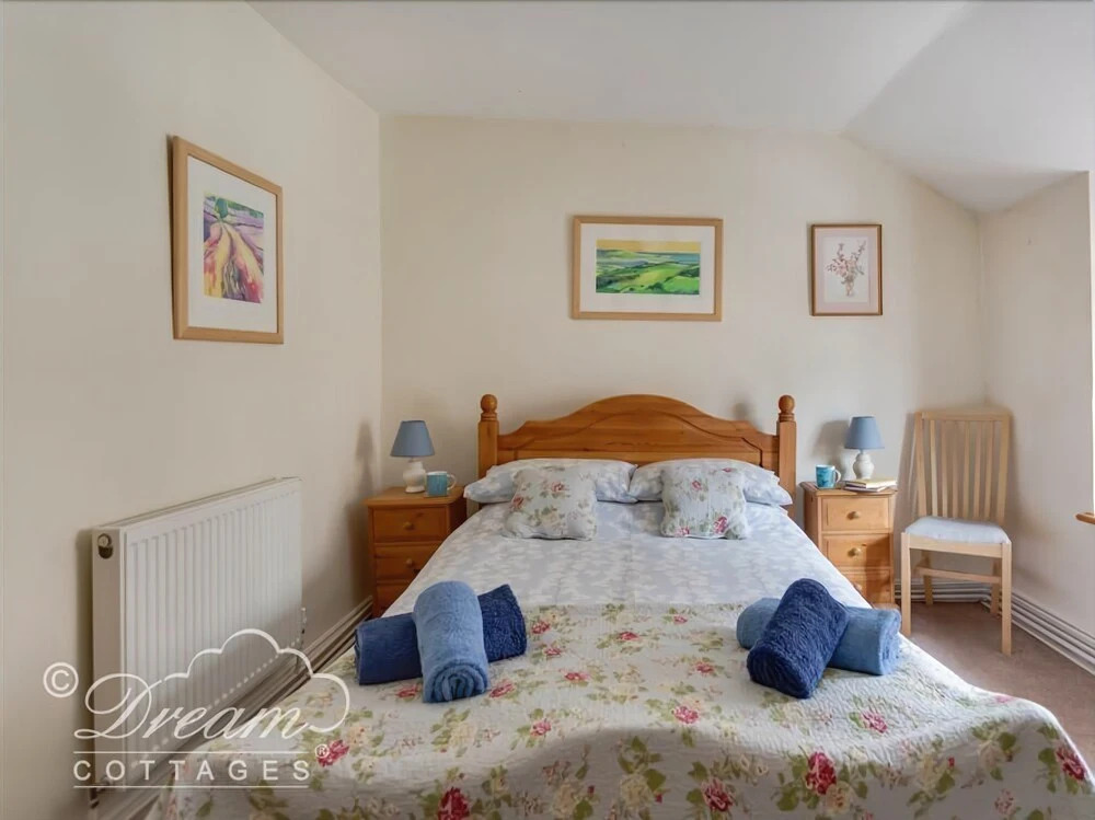 Poppas Cottage, BURTON BRADSTOCK