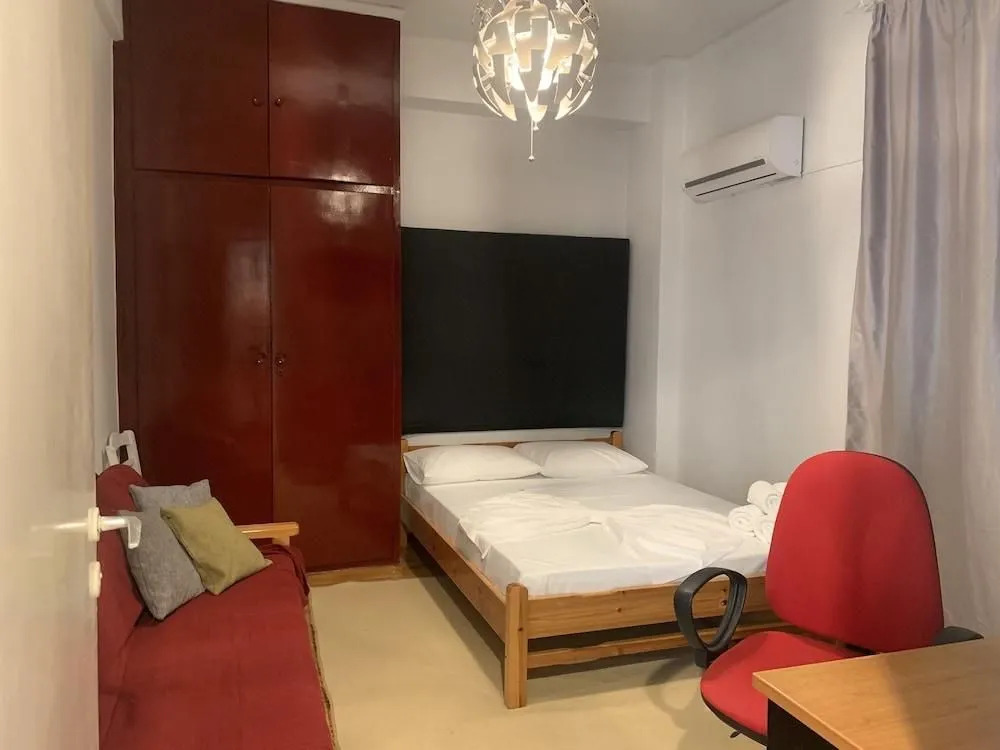 Stay central Athenian flat
