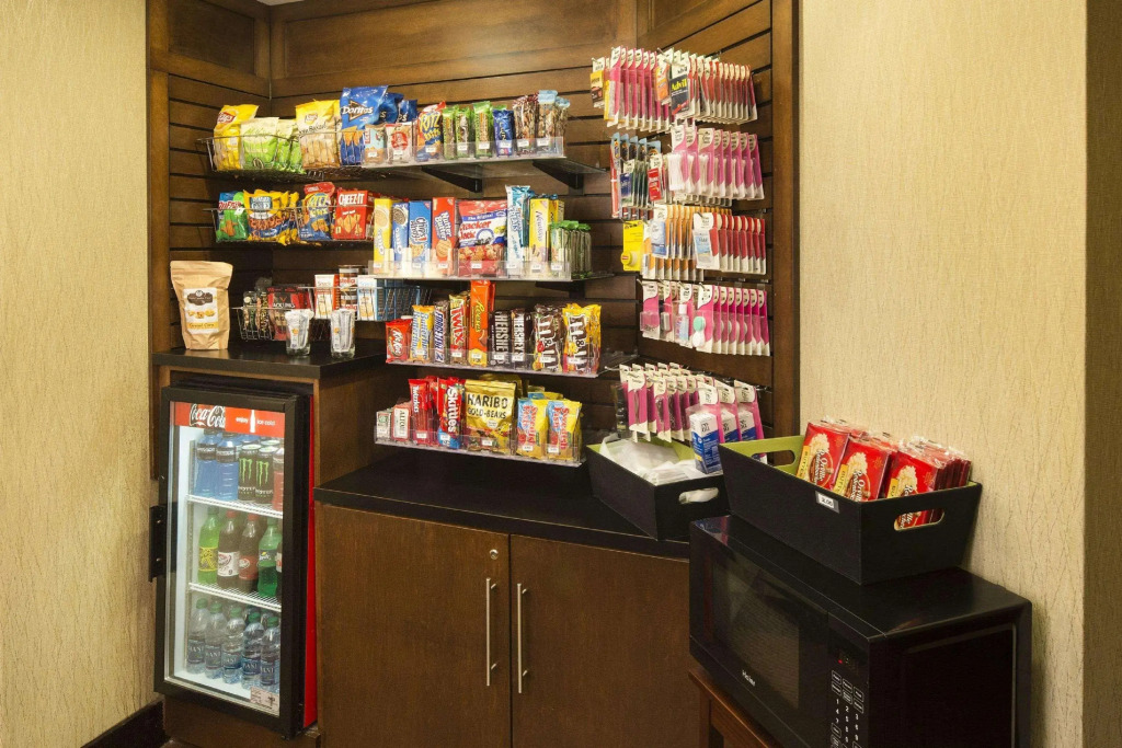 DoubleTree by Hilton Hotel Raleigh Brownstone University