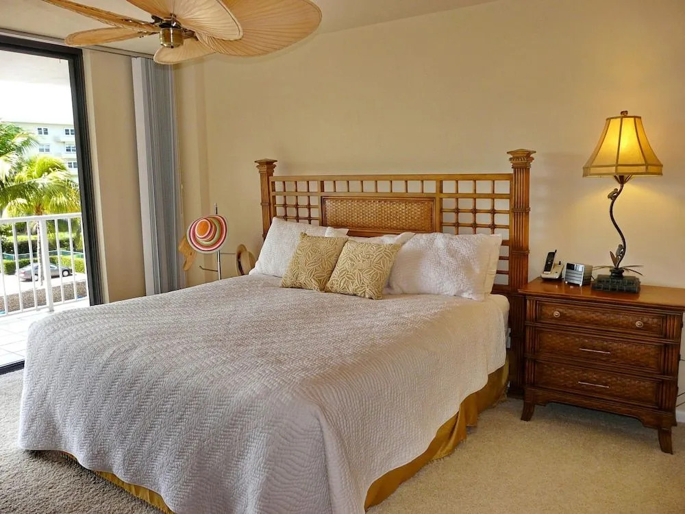 South Seas Tower 1-307