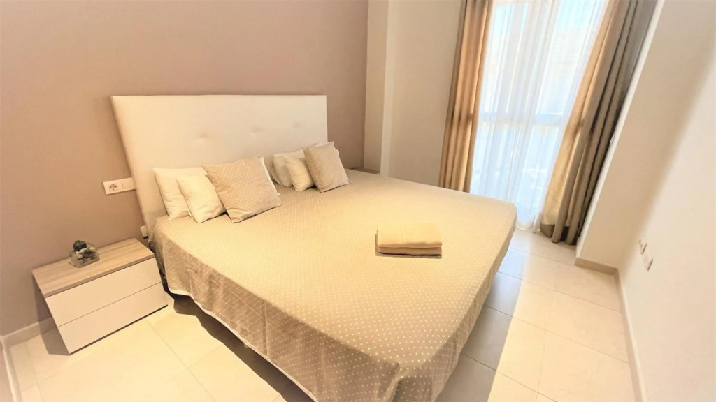 Front Sun Beach Apartment