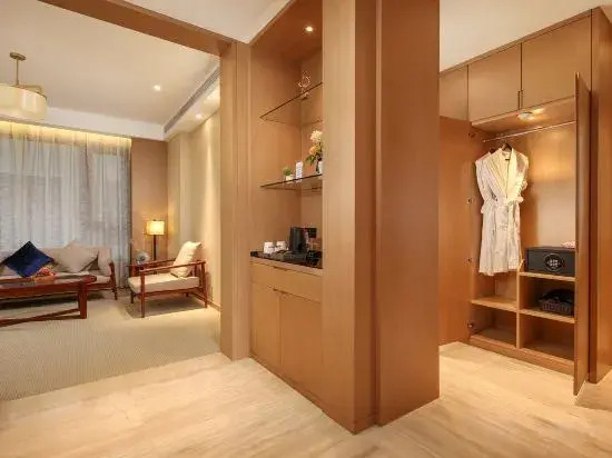 Yun qing yi wan Hotel (Kangqiao, Nanhui Area)