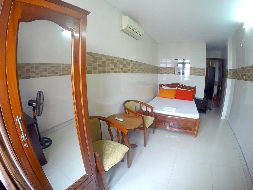Tribee Kinh Hostel & Bar