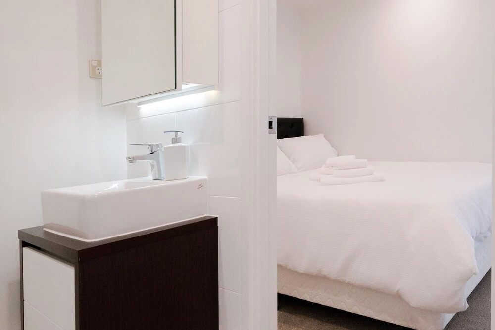 Auckland CBD Brand New 2 BDR Apartment