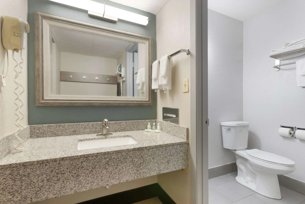 Quality Inn Newton at I-80