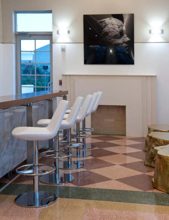 Leslie Hotel Ocean Drive