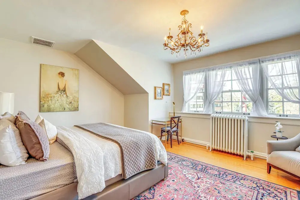 Historic French Consulate! Cap Hill Area, Walkable