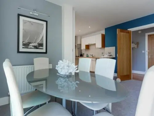 Jibe Ho - Beautiful Spacious Apartment with Harbour Views
