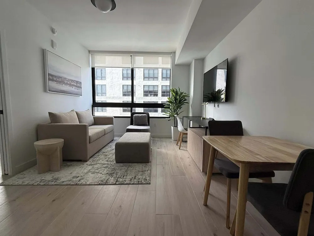 Downtown Miami 1BR Walk to Bayside Kaseya Gym Pool