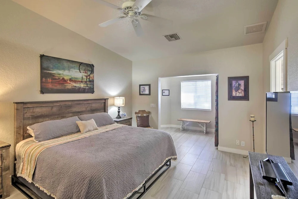 Lake Havasu Home: Heated Pool & Golf Course Views