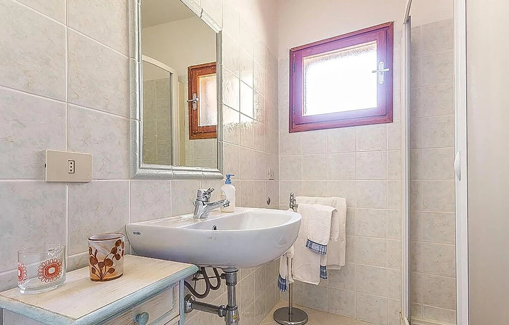 Stunning Home in Golfo di Marinella With 2 Bedrooms