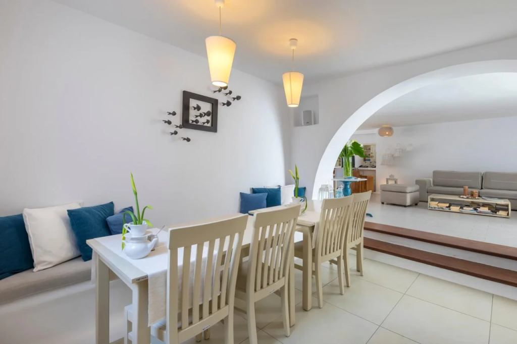Carbonaki Hotel