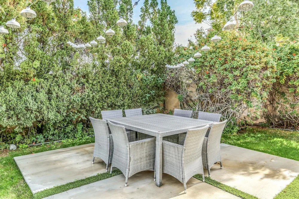 New Listing! Spacious 4br Haven W/ Private Pool 4 Bedroom Home