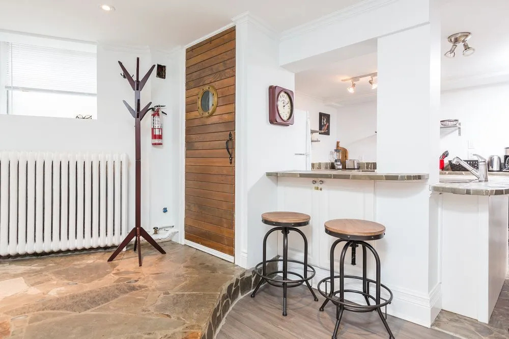 Applewood Suites - Bloor & Spadina