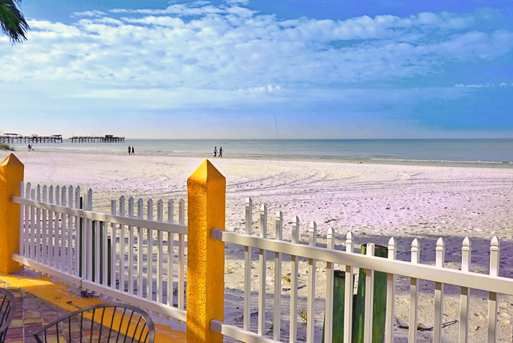 Misty Isles Redington Beachfront Suite 6