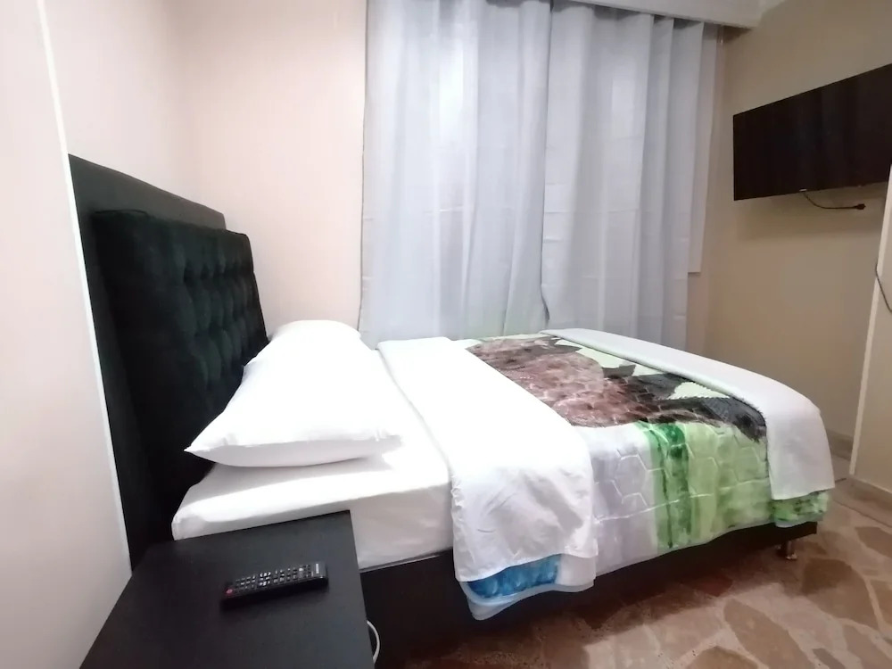 HOTEL GOLDEN SUITE