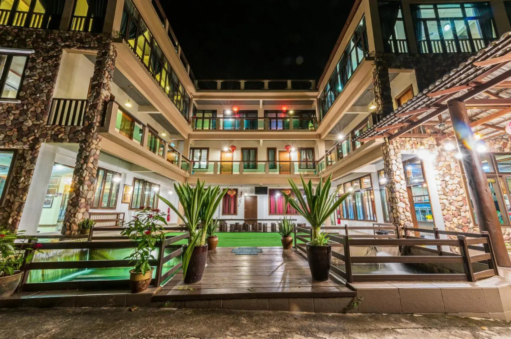 Bentong Eco Wellness Resort 14Room 69Pax by Verano Homestay