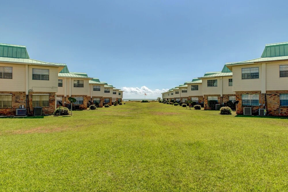 Bikinis & Martinis - Great East End Location - Swimming Pool And Boardwalk Access 3 Bedroom Condo by Redawning