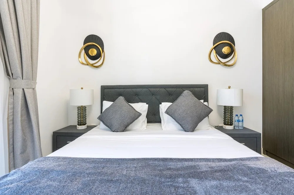 New! Luxurious Living Dubai Creek Balcony & View