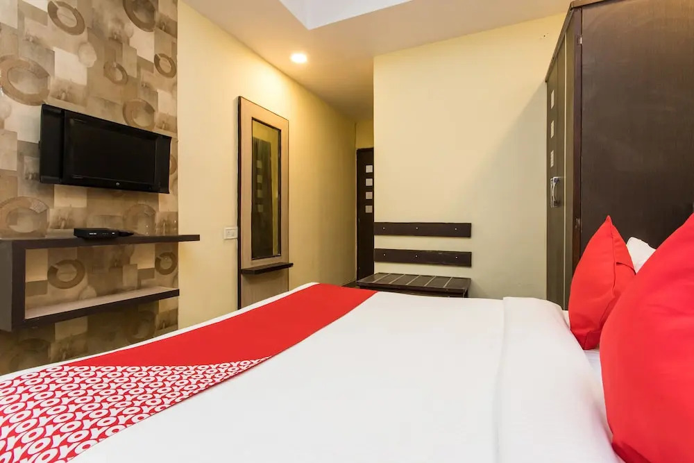 OYO Flagship 17390 Hotel Aaram MG Road