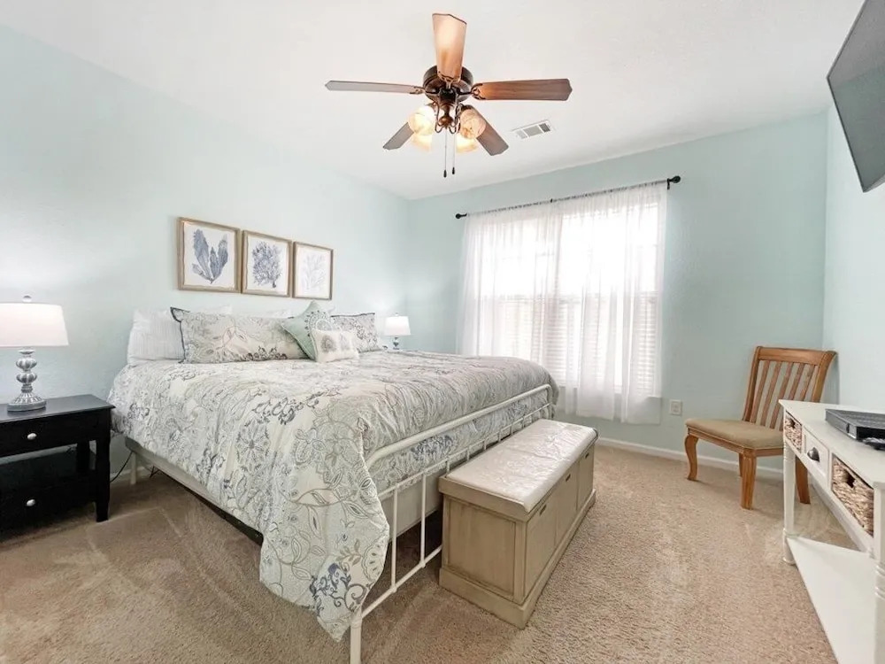 Lullaby Loft 3 Bedroom Condo by RedAwning