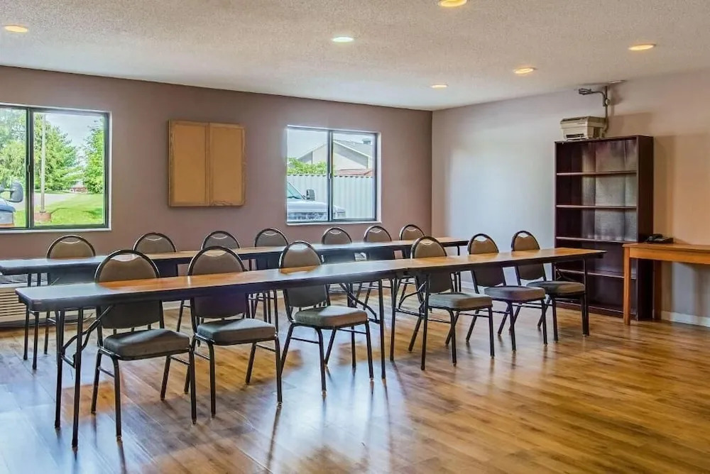 Royal Inn Suites