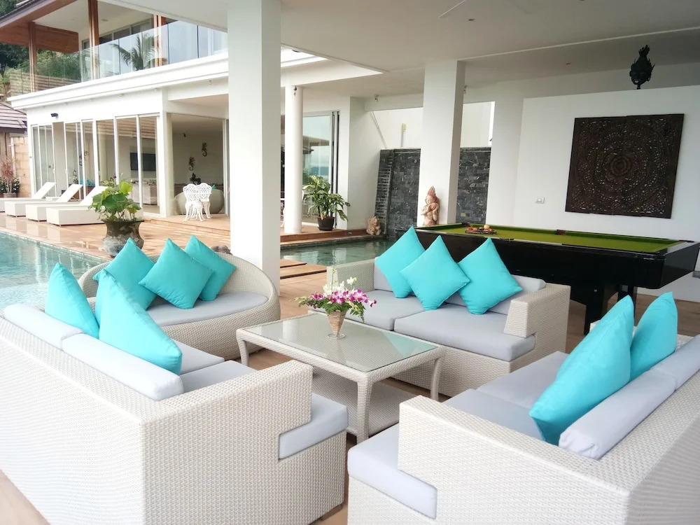 18 Bedroom Luxury Sea View Villas