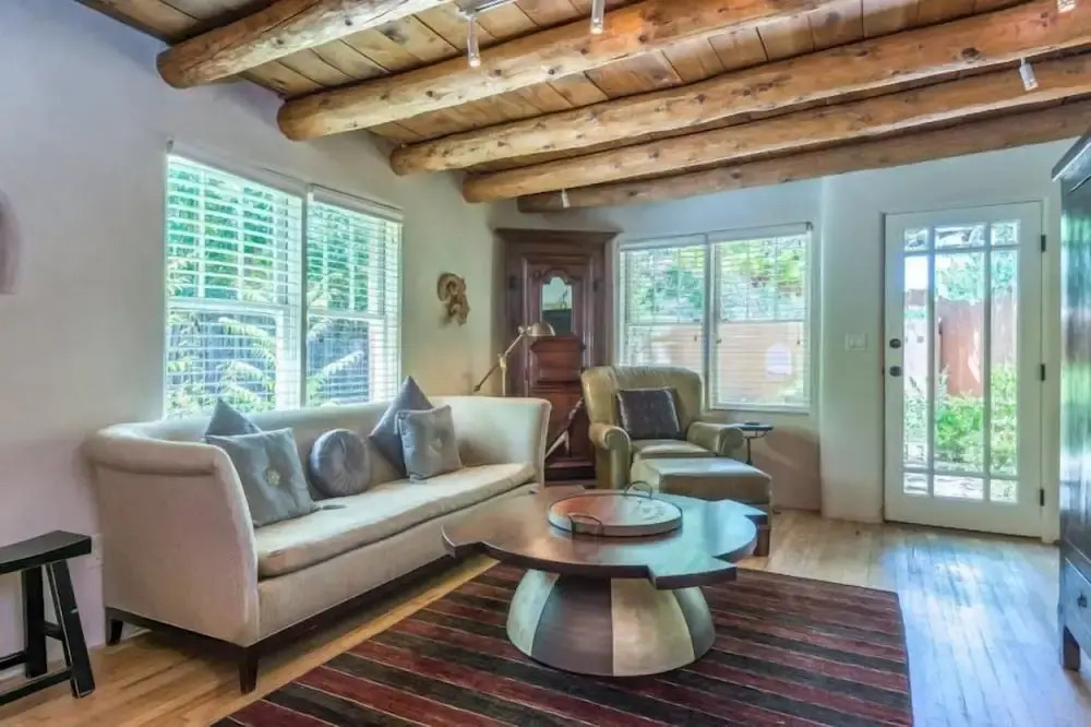 La Luz - Luxurious East Side Adobe With Hot Tub and Kiva Fireplace, Walk Everywhere
