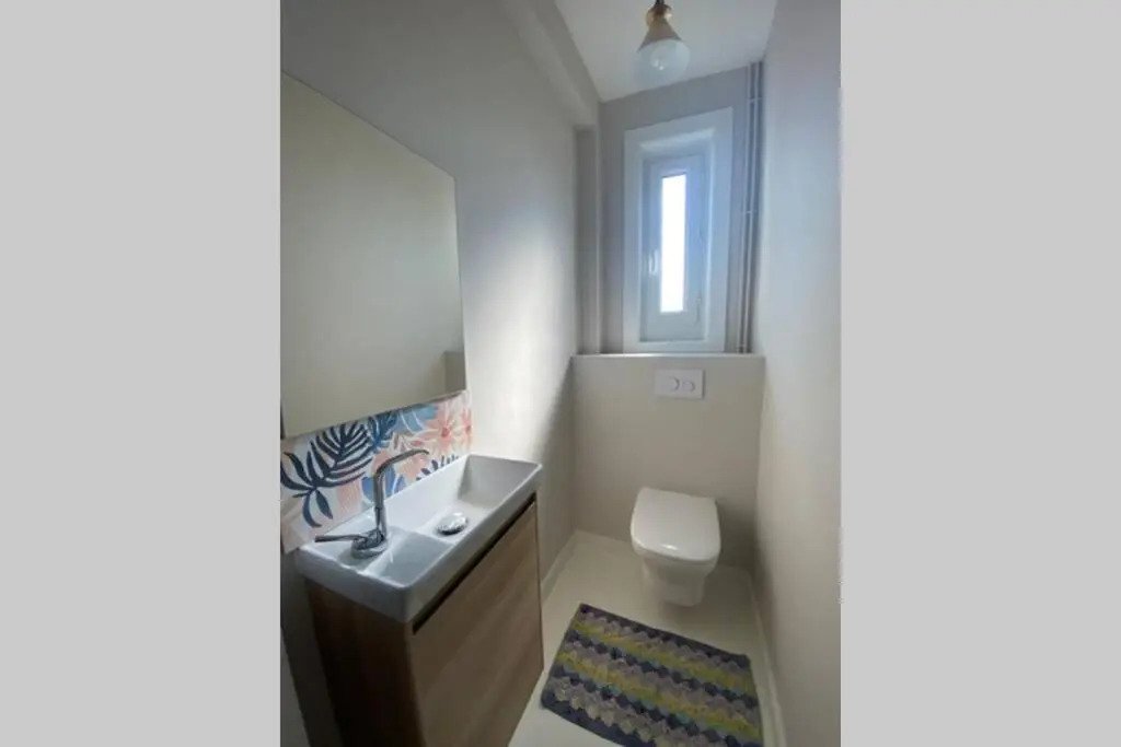Très bel appartement, lumineux, idéalement situé.