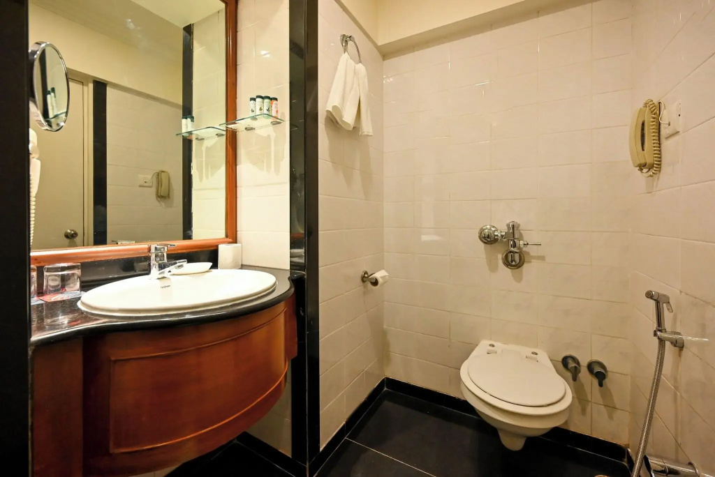 Fariyas Hotel Mumbai , Colaba