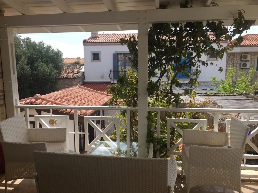 Alasonya Otel Köyiçi