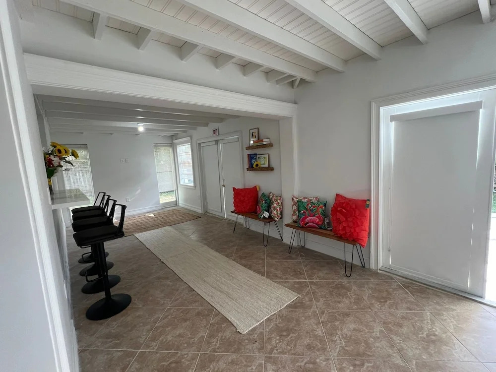 Entire Home in Biscayne Park