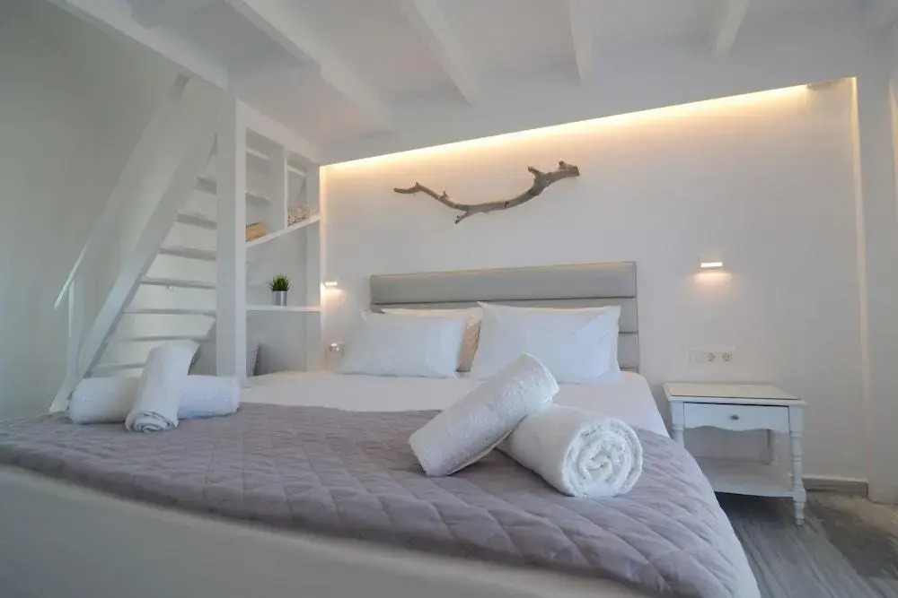 DL Santorini
