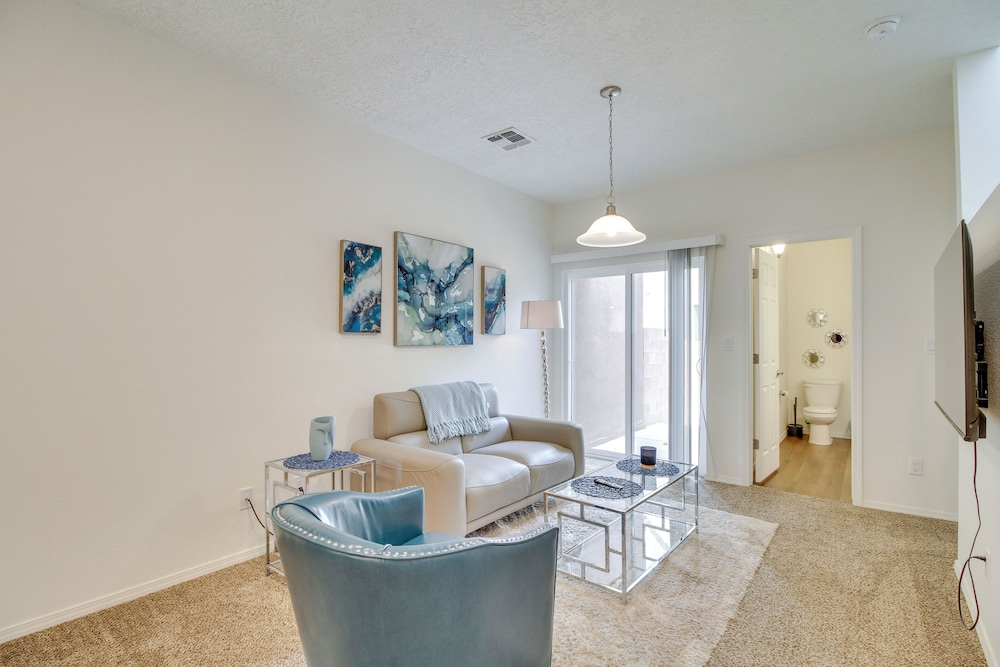4 Mi to Unm: Convenient Albuquerque Townhome!