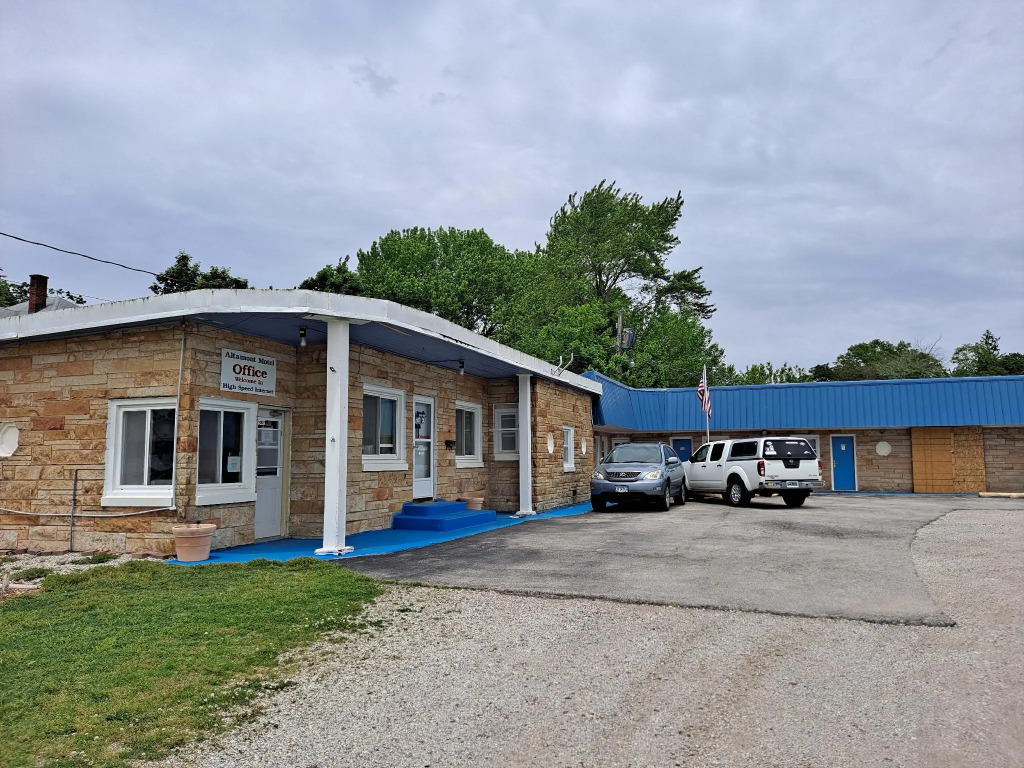 Altamont Motel