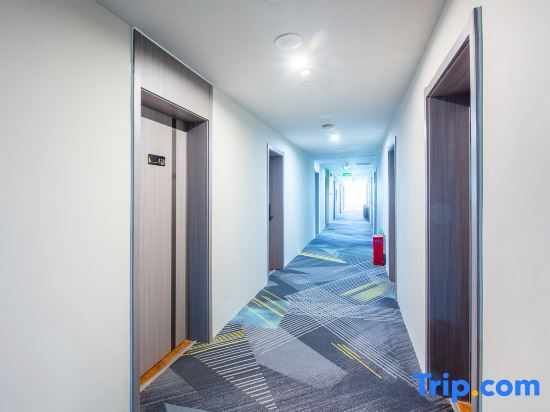 Haoyue Business Hotel(Shijiazhuang Tianshanhai World White Buddha Passenger Transport Terminal)