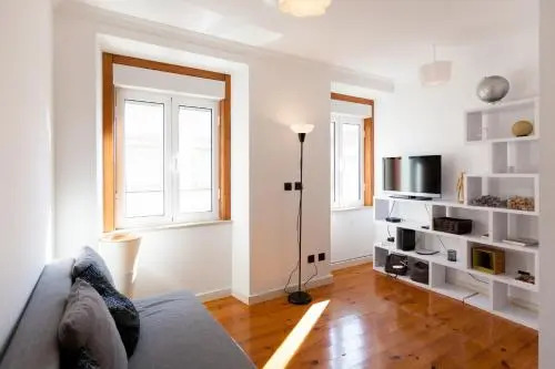 Feels Like Home - Charming Graça Duplex