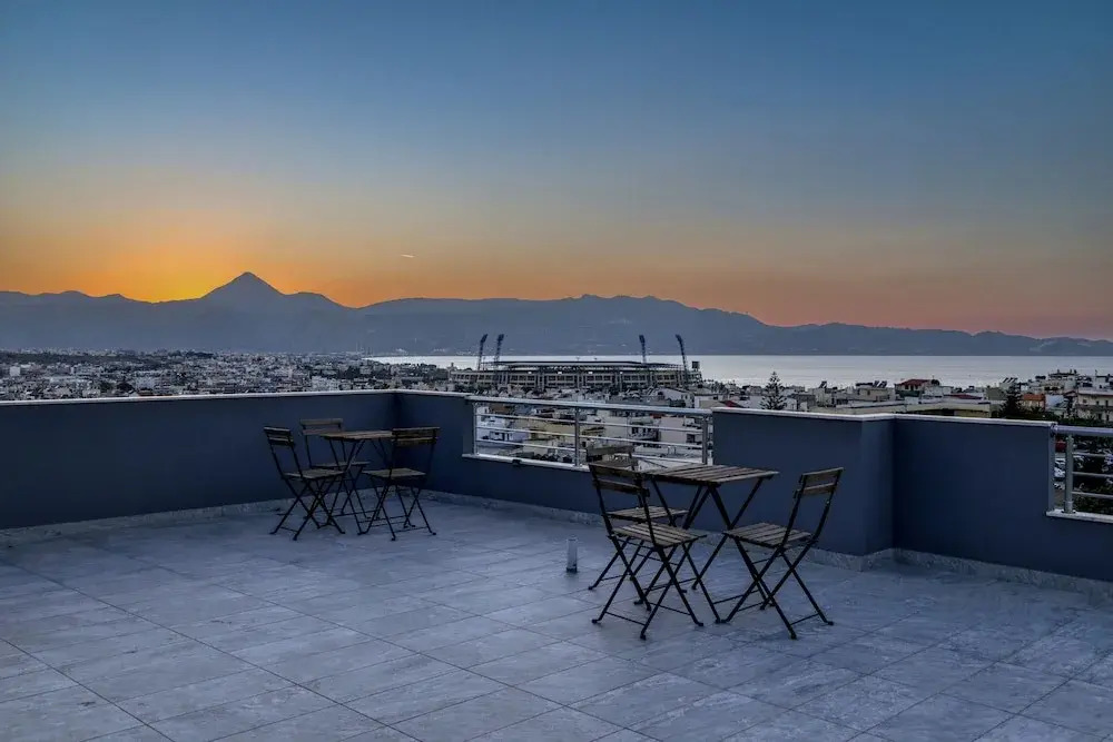 Heraklion 2Bd Oasis w Relaxing Patio