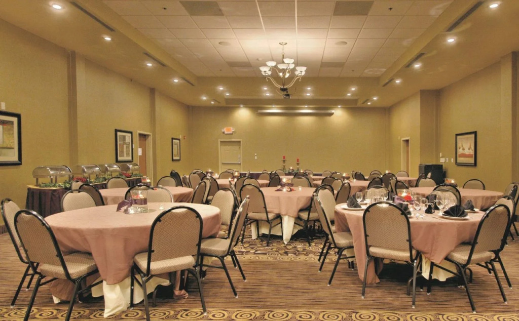 Holiday Inn & Suites Memphis Southeast-Germantown by IHG